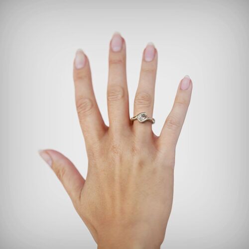 Anillo de Compromiso Solitario Ondina Oro Blanco 18kt